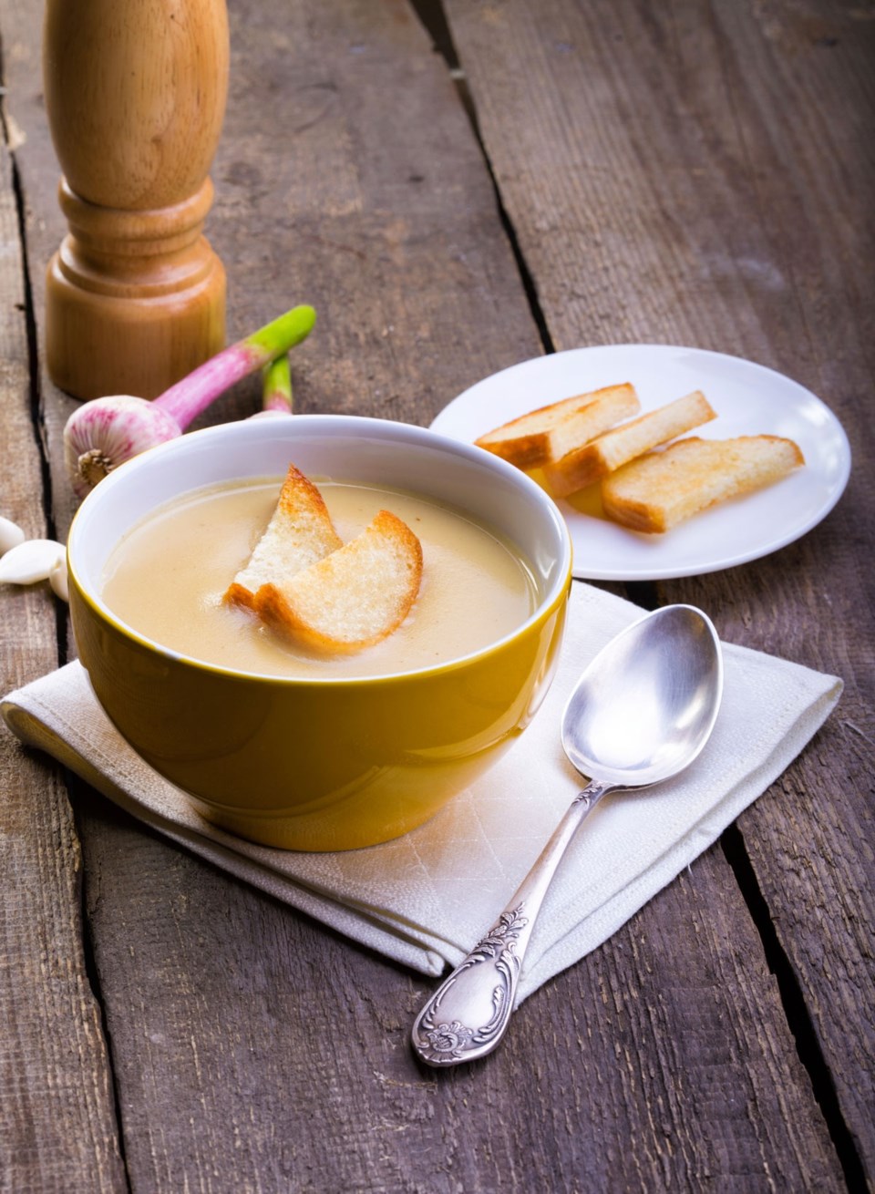 Whole Garlic Soup 0922