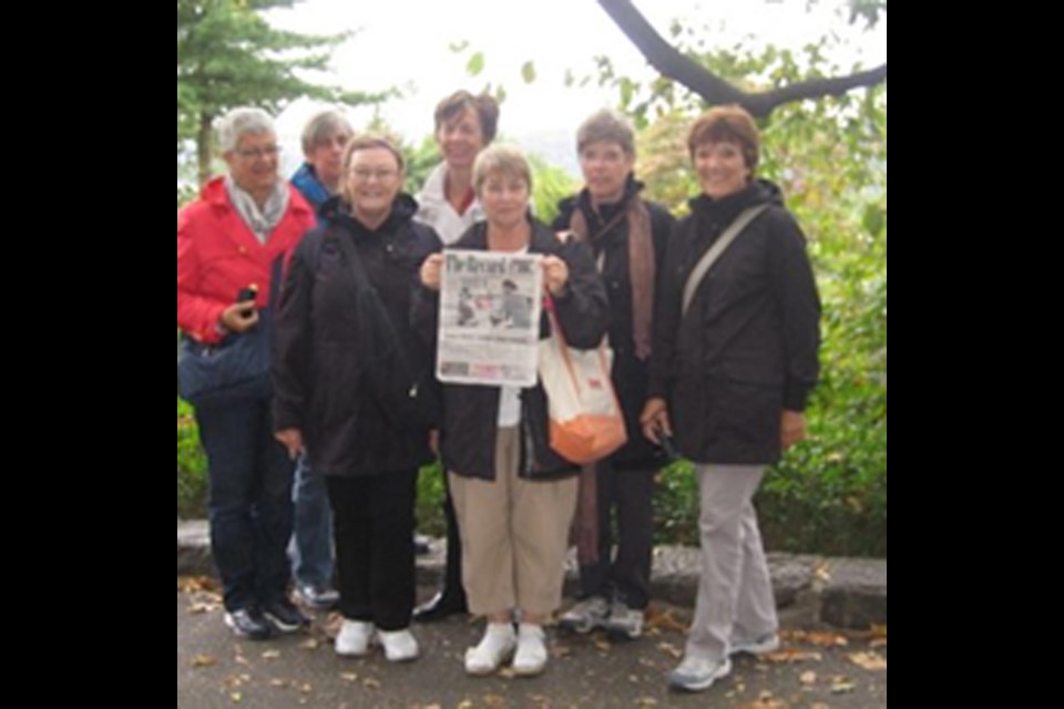 Joanne Stregger, Chris Bridges, Carol Josie, Wendy Brown, Wenke Hogg, Lyn Lennig and Sandy Walsh close to The Cloisters in New York City.