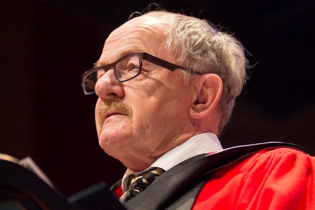 Patrick Lane speaks at UVic's convocation ceremony.