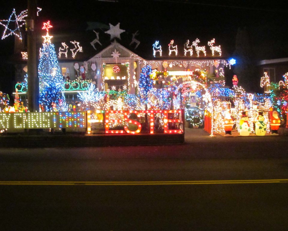 Bortolo Rinaldo Christmas lights