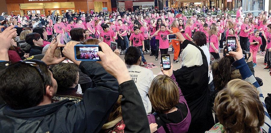 anti-bullyingflash-mob-hits.jpg