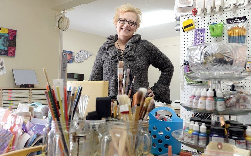 A-E-Community-art-studio.21.jpg