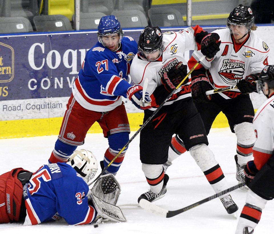 SPORTS-spruce-kings-leaving.jpg