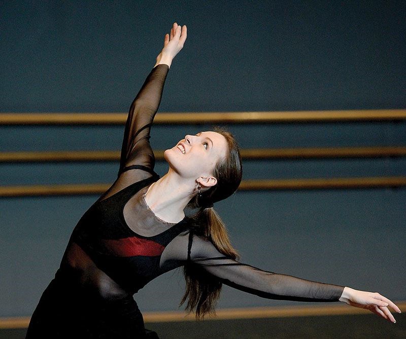 A-E-Amber-Downie-Back-dance.jpg