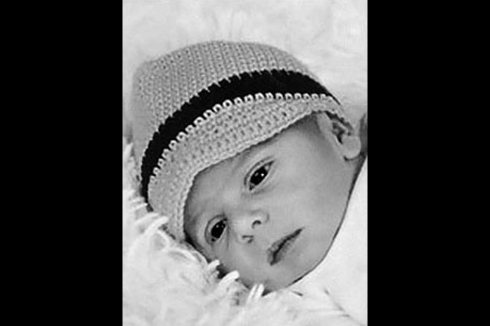 Pellegrino 
Tony, Velinda and big sister Sofia are proud to announce &#8232;the arrival of their beautiful baby boy 
Maximo Egidio Pellegrino 
born May 10, 2012 at 8:40am, weighing in at 7 lbs, 15 oz, &#8232;21 inches long.

Proud grandparents are &#8232;Larry & Vivianne Courteau and Maria and the late &#8232;Egidio Pellegrino.
A special thank you to &#8232;Dr. Tsang and all the nurses in LDR and maternity.