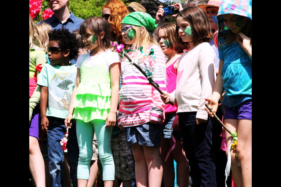 Little leaf-buds watch the battle between the Green Man and the Ice Queen