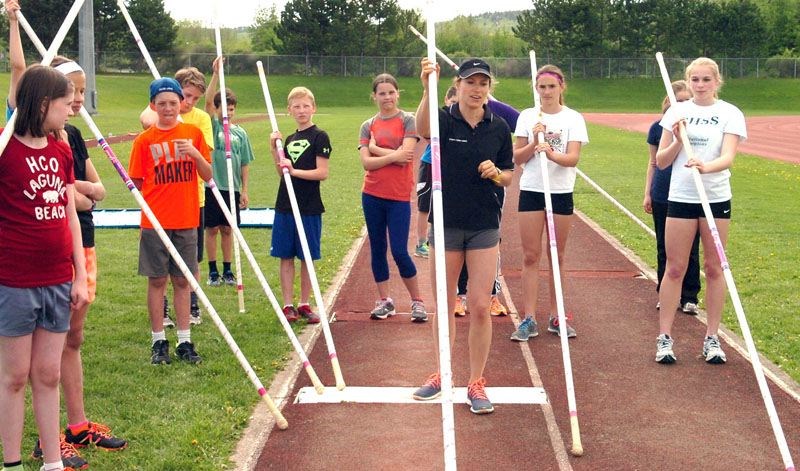 SPORTS-pole-vaulters.jpg
