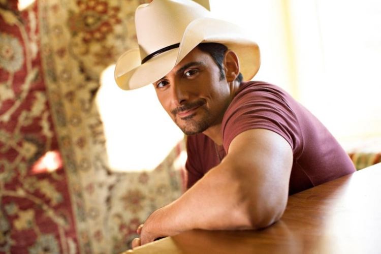 Brad-Paisley-date-change.06.jpg