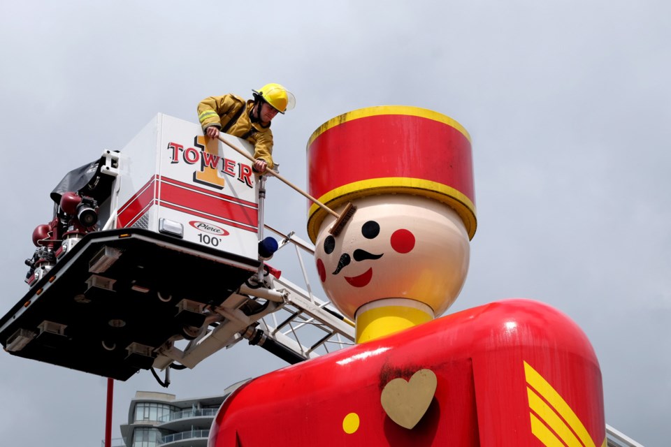 Tin soldier