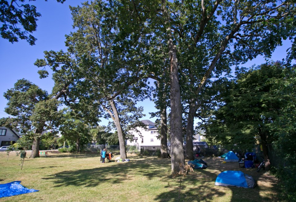 VKA-camp-072901.jpg