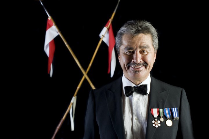Roy Henry Vickers