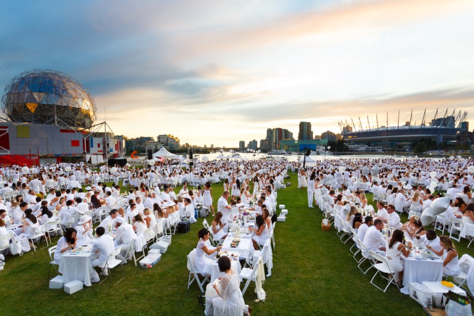 Diner en Blanc