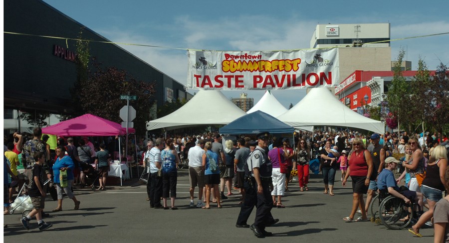 Summerfest crowd
