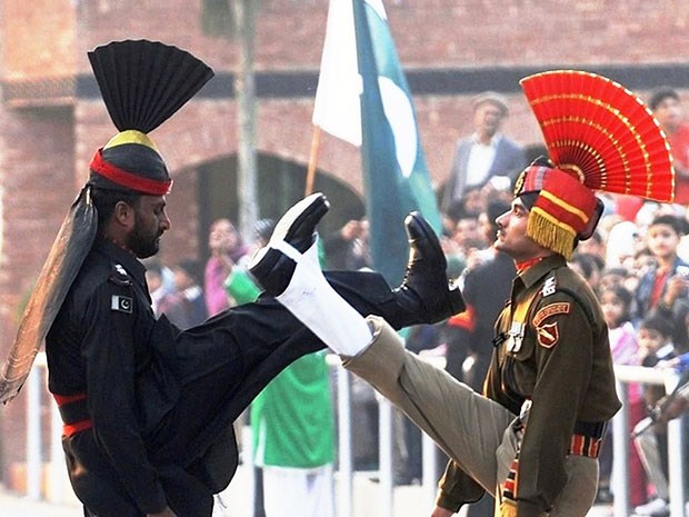 High-kicking Indian and Pakistani soldiers at Wagah ceremony.