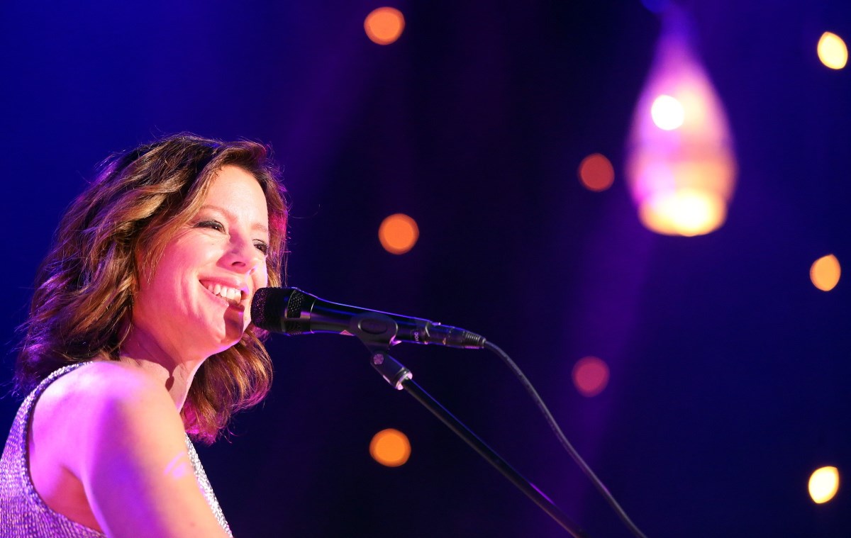 Review Sarah McLachlan begins tour with warm show in Victoria