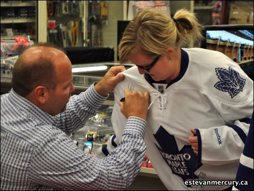 Wendel Clark stopped in to Estevan Nov. 19 to sign some autographs for local fans. If you recognize someone visit our Facebook page and tag them.
http://www.facebook.com/EstevanMercury