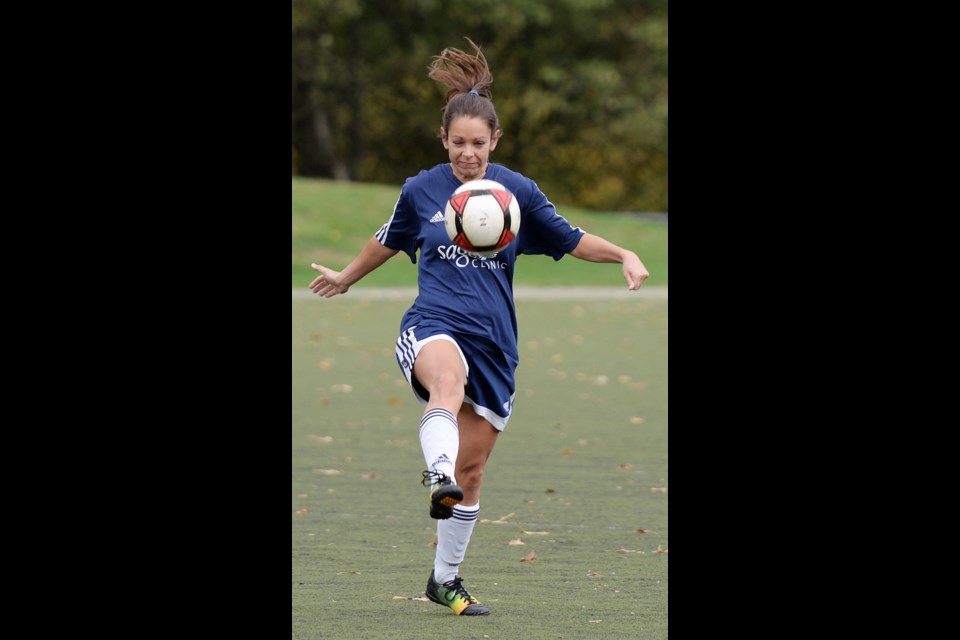 10-26-14
Jaguars vs Bombastic FC Div 1 MWSL.
Photo: Jennifer Gauthier