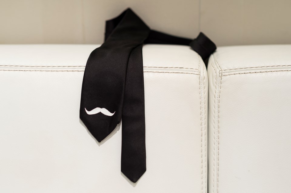 Moustache tie