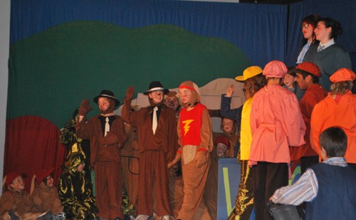 Madison Hourd, portrayed the &#8216;Curly Hare&#8217; perfectly during the Oct. 28 performance at Carlyle Elementary School.