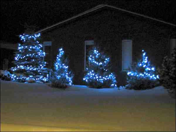 For those who enjoy Christmas light displays, there is smorgasbord of delight waiting to be discovered throughout the Battlefords. Plan a sparkle tour as part of your holiday celebrations.