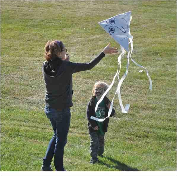 Sunday afternoon was Family Fun Day at the Chapel Gallery, part of Culture Days at that location. The event featured sculpture, face painting, races and kite making. The highlight of the afternoon was the kite launch at 3pm, as the kids launched their creations into the air.