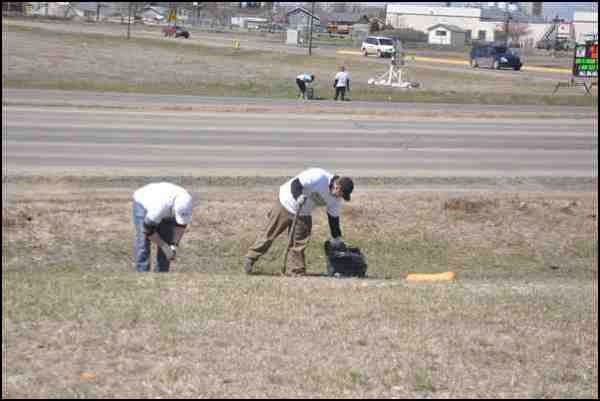 Saturday afternoon once again saw many volunteers in the streets for the annual Spring Clean-up Day, sponsored by the United Way. The event began in Central Park and saw volunteers spread across the city, picking up litter wherever it could be found. Volunteers were most noticeable along Railway Ave. and Territorial Drive where they could be seen in the ditches and fields removing litter and making North Battleford look as good as new again.