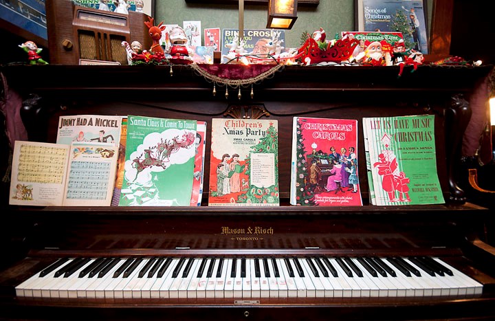 Homes for the Holidays
