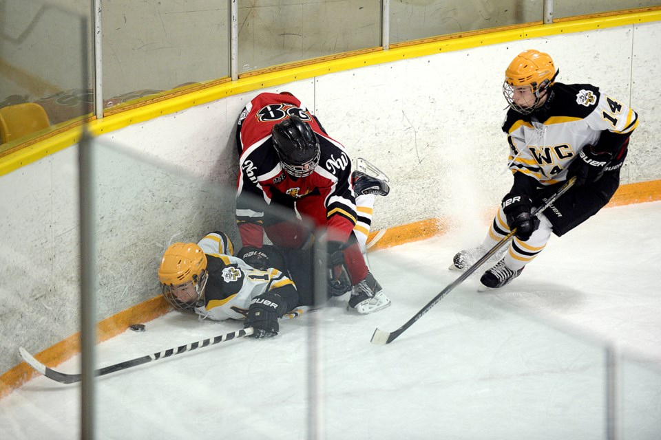 Burnaby Winter Club midget A1 team vs New WEstminster midget A1.
Photo: Jennifer Gauthier