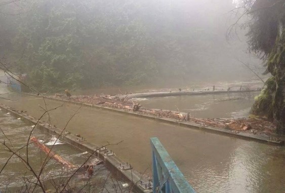 A rock slide on the Seymour River created a new lake that temporarily submerged the twin bridge. The water level has since gone down but it is expected to remain high permanently.