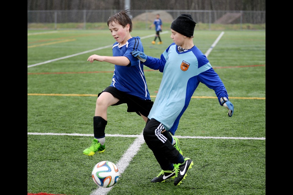 01-24-14
Cliff Avenue United Flash vs Royal City Attackers u-12 B! soccer at Burnaby Lakes.
Photo: Jennifer Gauthier