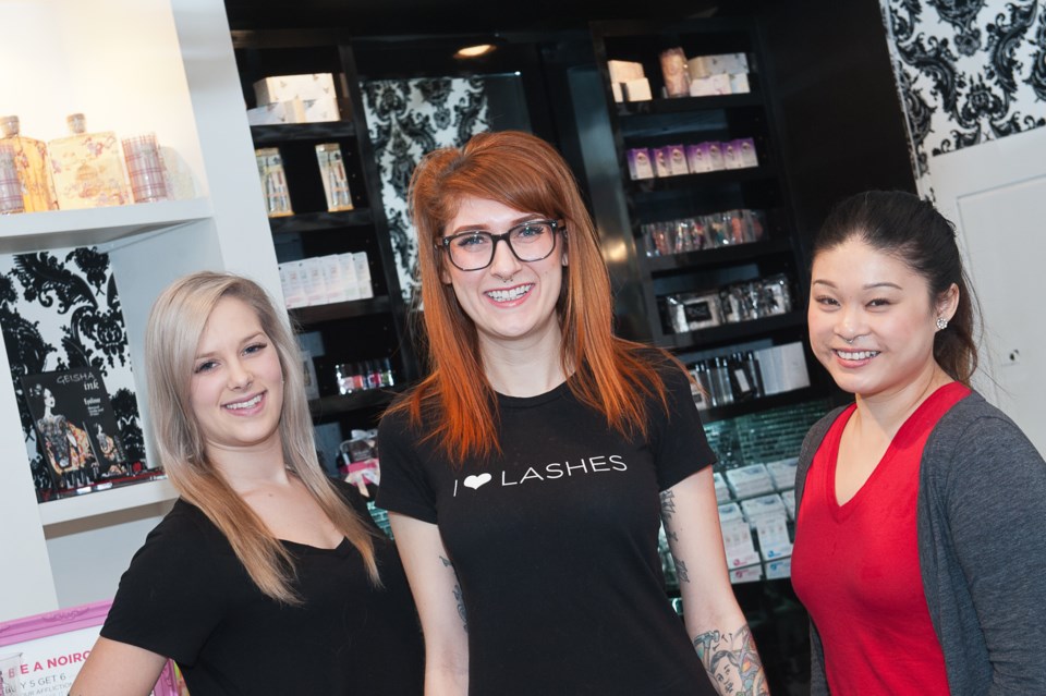 Noir Lash Lounge