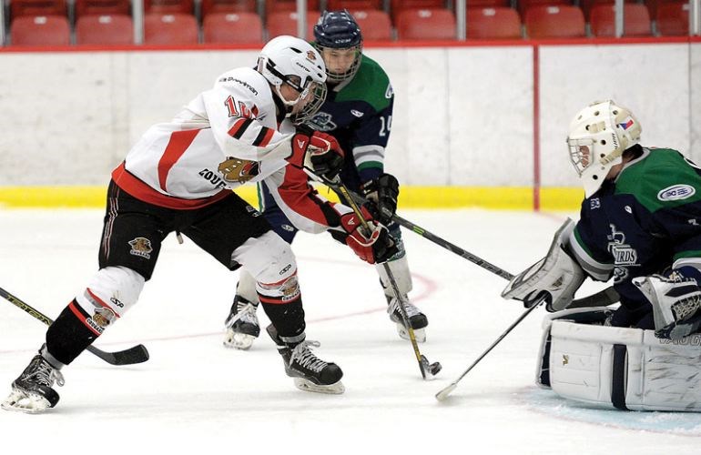 SPORTS-Cariboo-Cougs-clinch.jpg