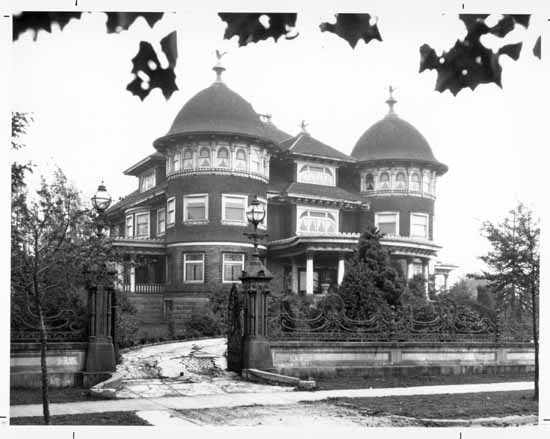 Sing was held at Ku Klux Klan headquarters at 1590 Matthews Ave., which has since become home to Canuck Place Children's Hospice.
