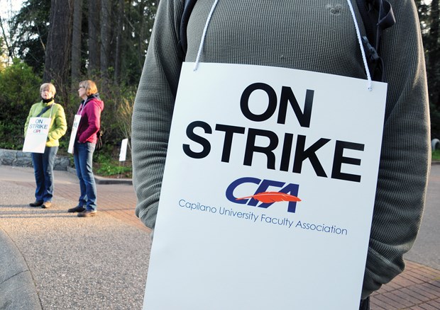 Cap U strike