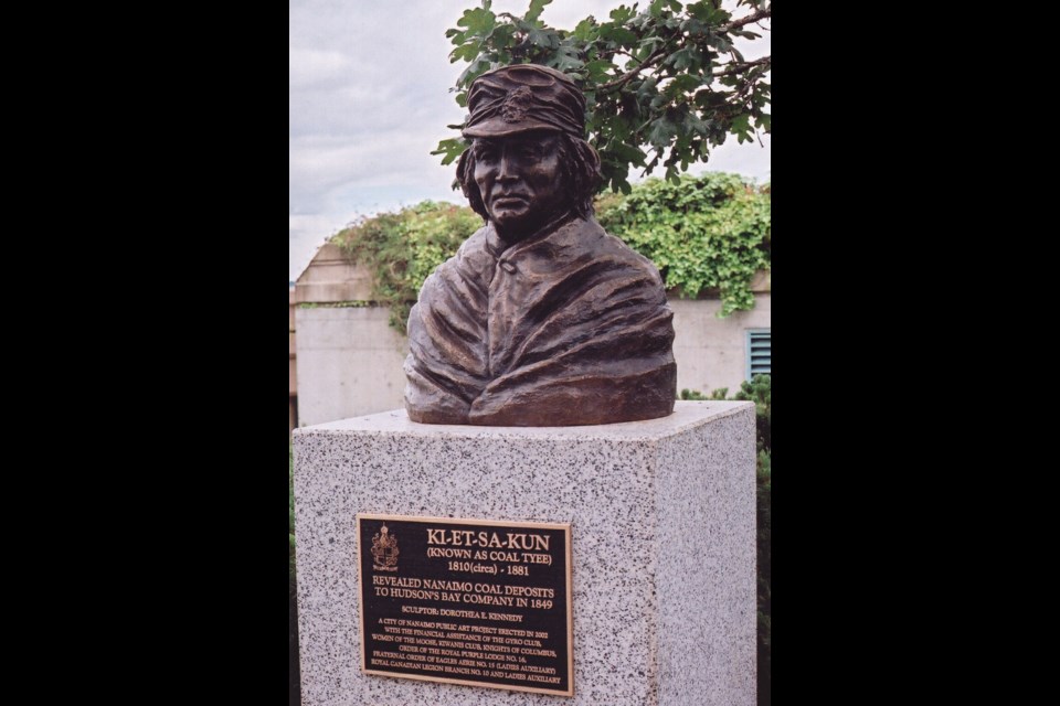 Bronze bust of Ki-et-sa-kun (Coal Tyee) at Mark Bate Memorial Plaza, Nanaimo.