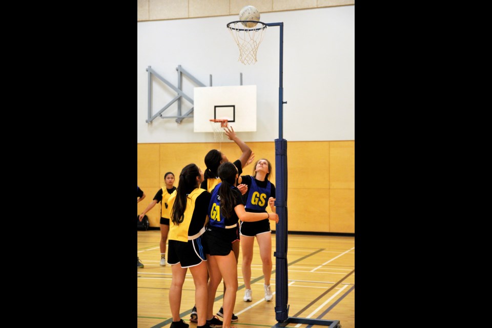050915 - Burnaby, BC
Chung Chow photo
BC Junior Girls Netball Championships at Burnaby Mountain Secondary School.
Moscrop (blue) vs Gleneagle - Moscrop wins 3-9