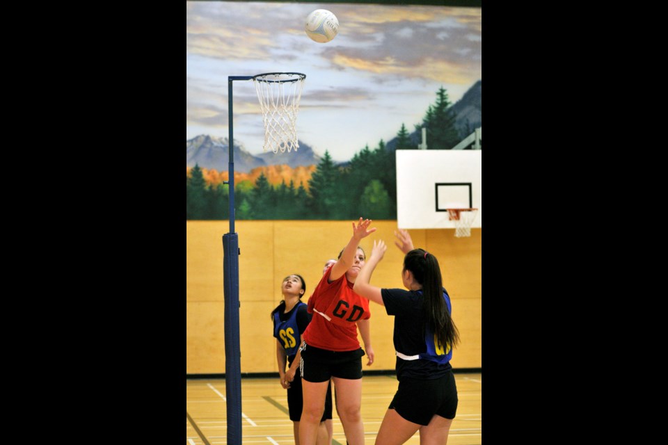 050915 - Burnaby, BC
Chung Chow photo
BC Senior Girls Netball Championships at Burnaby Mountain Secondary School.
Alpha (blue) vs Central - Alpha wins 6-0