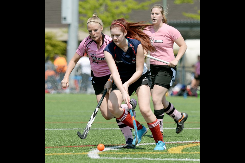 05-17-15
SFU vs Burnaby Farm in women's social field hockey match at the annual Vancouver International tournament Photo: Jennifer Gauthier