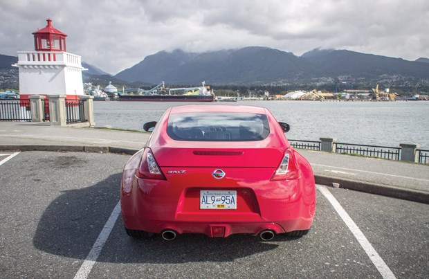 With its muscular appearance the 370Z manages to be both fierce and non-threatening.