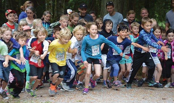 Children at the starting line of the 1 km race at Loop the Lakes.