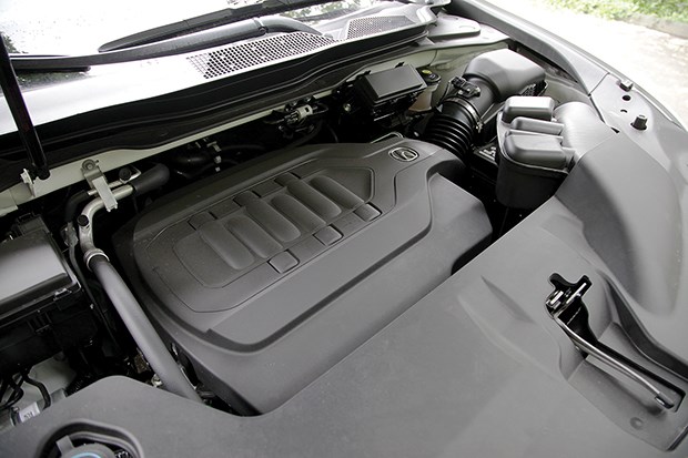 The MDX comes with a 3.5-litre DOHC V-6 engine that produces 290 horsepower.