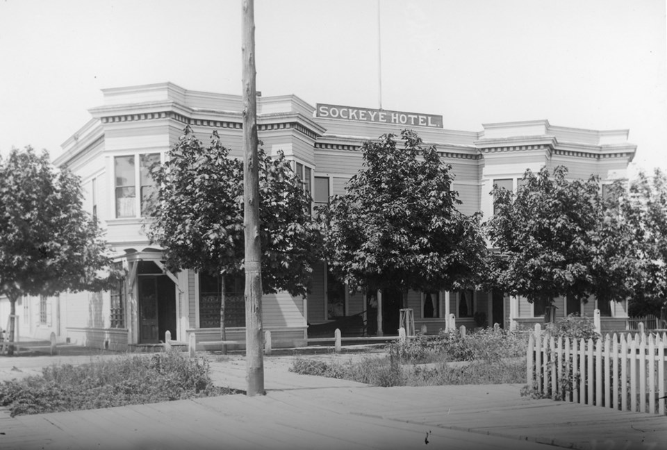 04Steveston Hotel.jpg