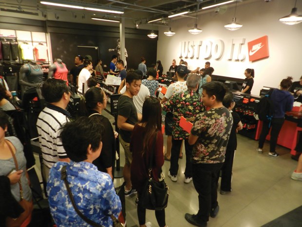 Nike store richmond centre sale