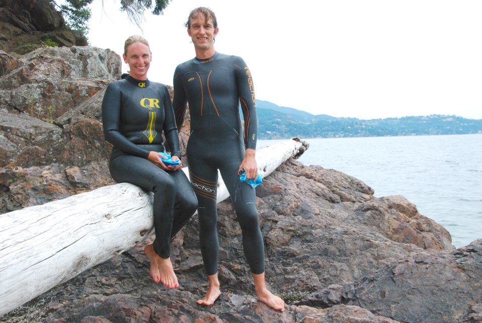 swimming sea hikers