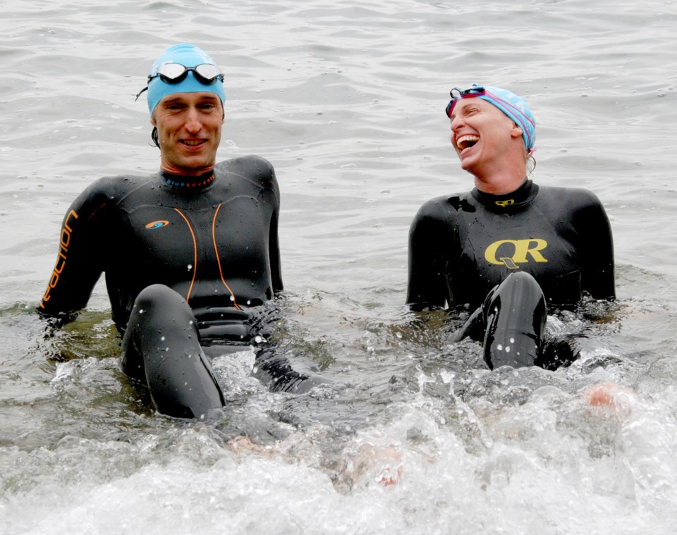 swimming sea hikers