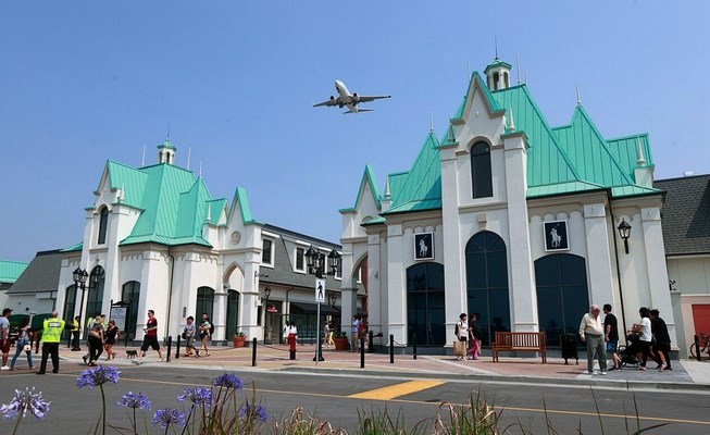 McArthurGlen's Richmond mall is on Sea Island next to Vancouver International Airport