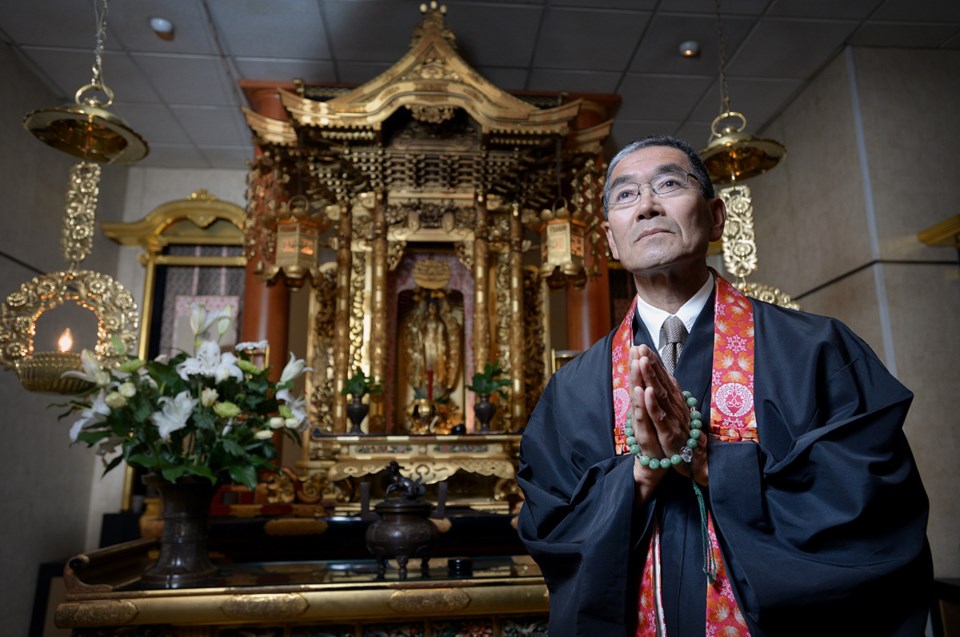 Dr. Bob Akune,