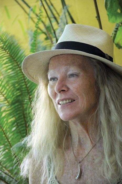lucinda jones