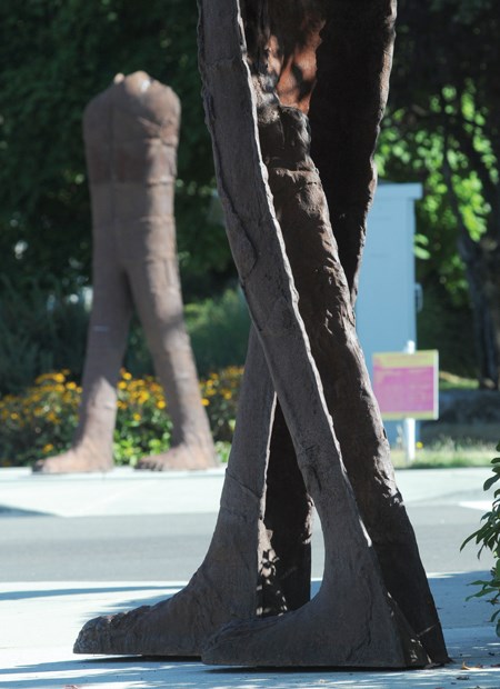 walking figures