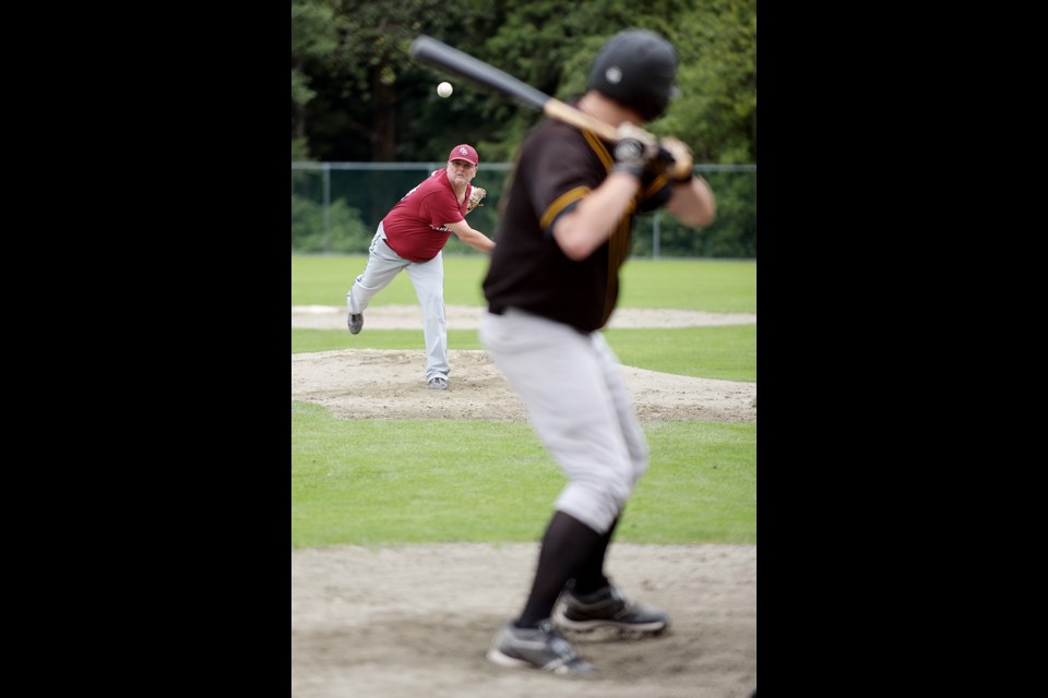 08-16-15
Burnaby Pirates vs Surrey Sentinels in over-30 LMBA.
Photo: Jennifer Gauthier